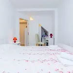 Little Star Ii Apartament