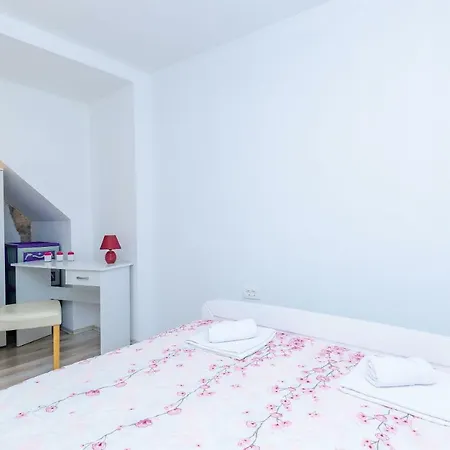 Little Star Ii Apartment